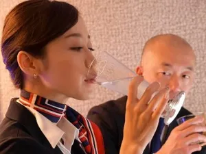 Em trai thất bại ganh tị với anh trai nên đã trút hết vào vợ của anh trai trẻ